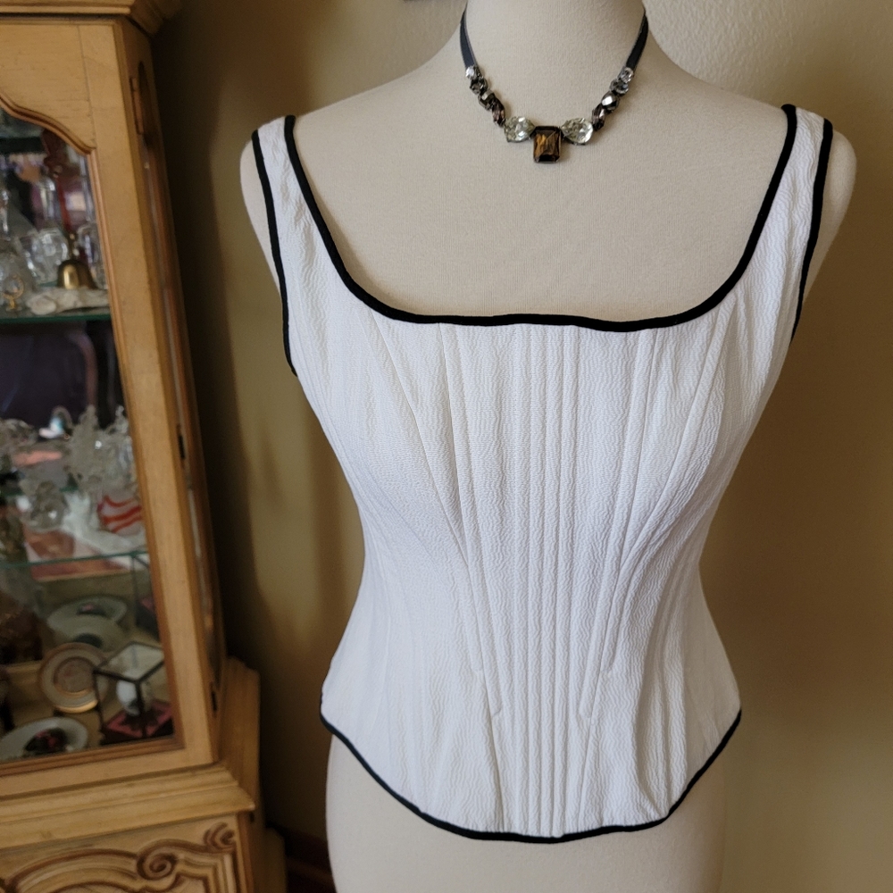 🔥SOLD🔥CHANEL | White Iconic Vntg Runway Spring 1993 White/ Black Corset Cami T - Picture 3 of 16